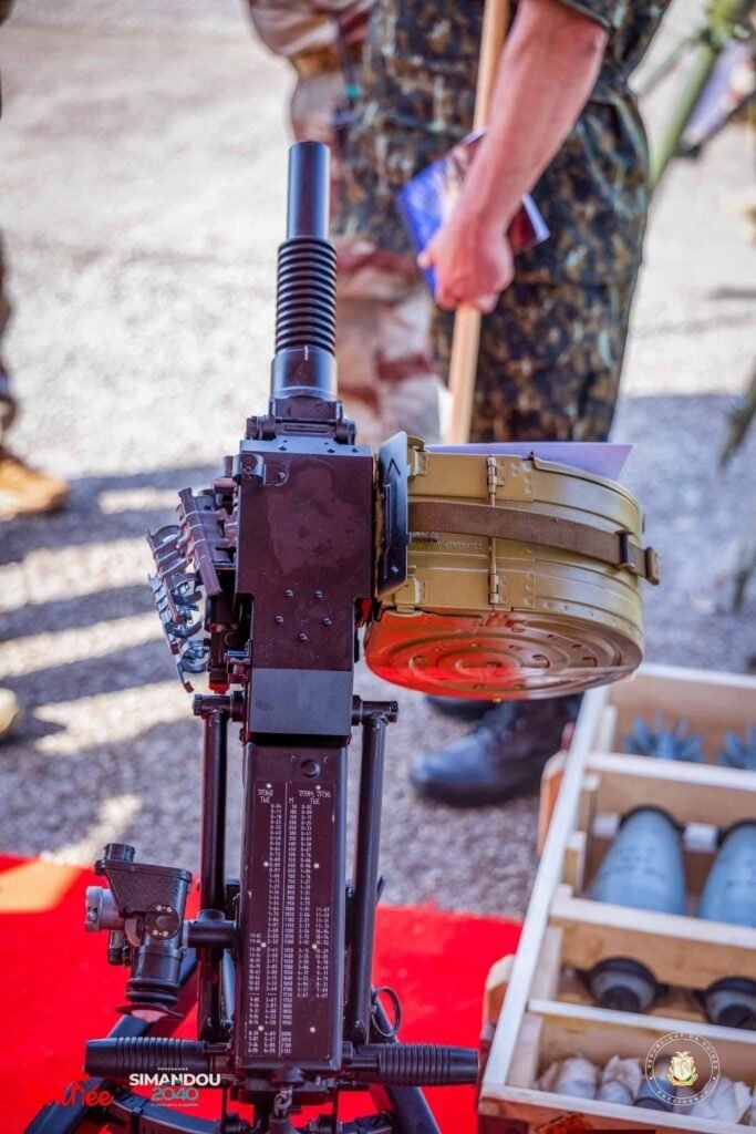 Drones, défense aérienne, fusils de précision — la Guinée vient de recevoir un arsenal russe de dernière génération.