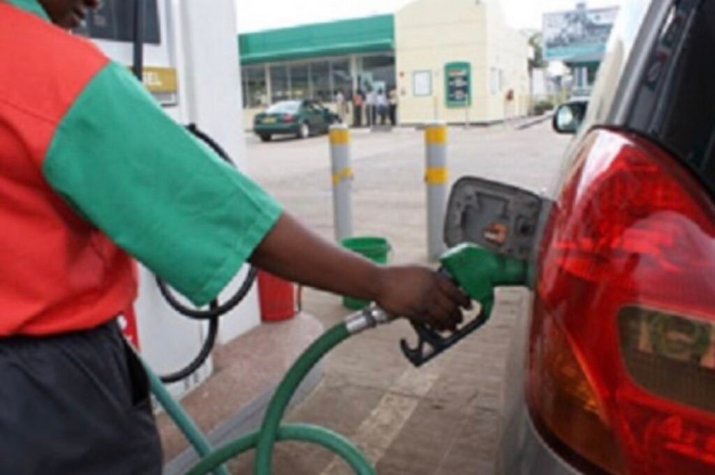 Économie · Côte d'Ivoire | Premier choc à la pompe en 2026 | le super sans plomb passe à 875 FCFA, le gasoil à 700 FCFA. Décryptage de ce qui se cache derrière cette hausse.