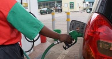 Économie · Côte d'Ivoire | Premier choc à la pompe en 2026 | le super sans plomb passe à 875 FCFA, le gasoil à 700 FCFA. Décryptage de ce qui se cache derrière cette hausse.