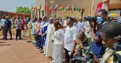 BOBO-DIOULASSO : Ce samedi 2 mai 2026, 18 acteurs culturels burkinabè décorés — dont 2 à titre posthume.