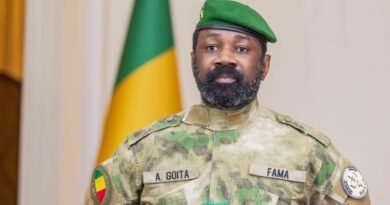 Assimi Goïta cumule désormais la Présidence du Mali ET le ministère de la Défense — la concentration de pouvoir est totale.