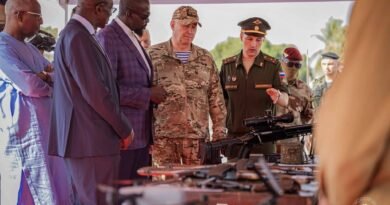 Drones, défense aérienne, fusils de précision — la Guinée vient de recevoir un arsenal russe de dernière génération.